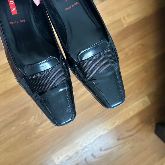 Prada Vintage  Women's Black Patent leather Pump Kitten Heels Size 37 - Picture 6 of 10